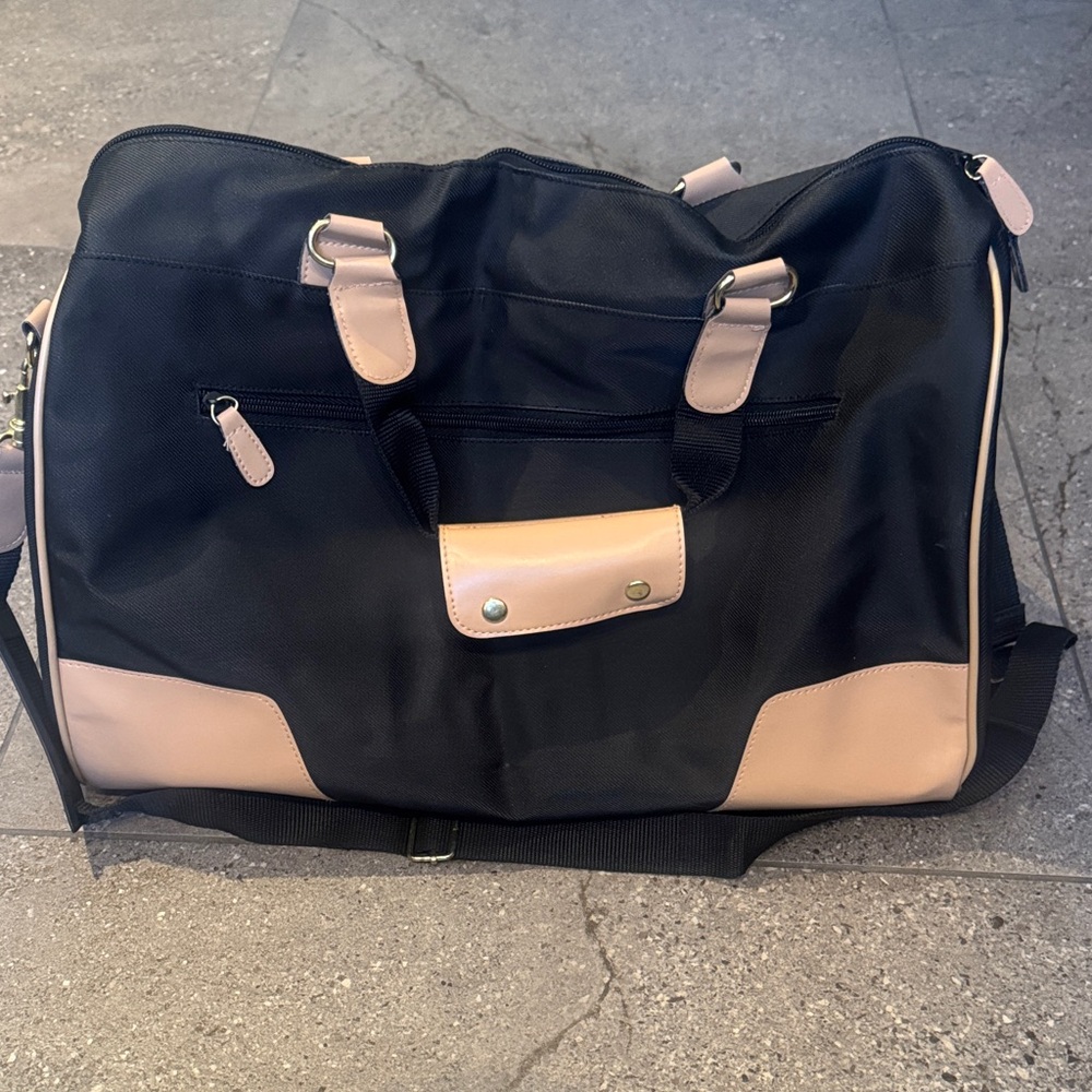Stylish Black and Tan gym Bag